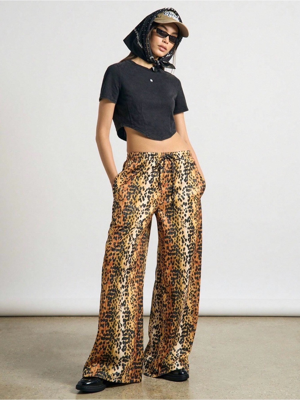 AiiRZ Designer Leopard Print Wide Leg Palazzo Loungewear - Size S